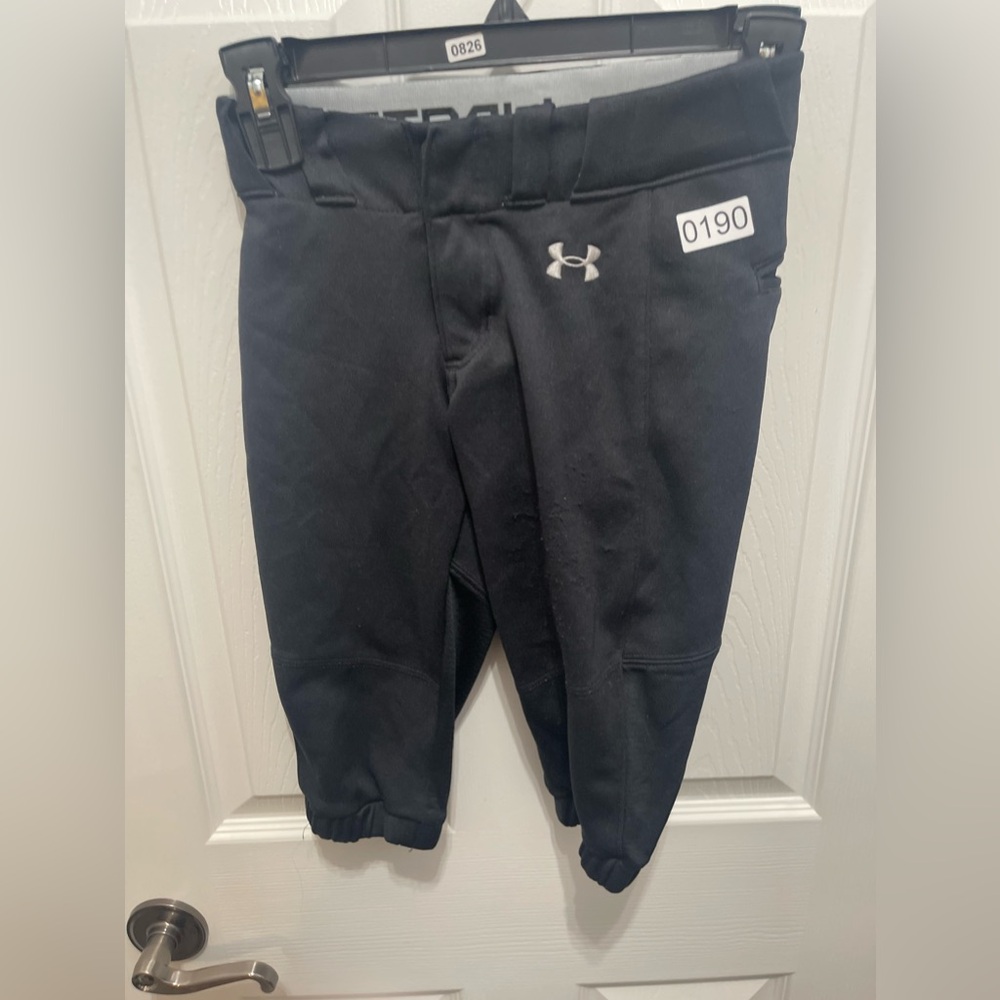 Football shorts under Armour youth small black
